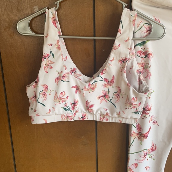 Fabletics bra and legging set - Picture 6 of 7